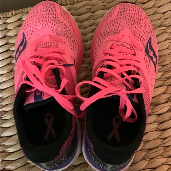 breast cancer awareness running shoes